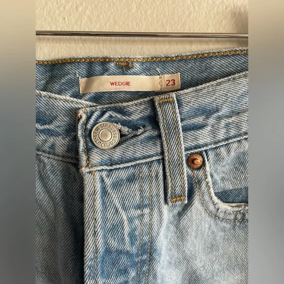 Levis wedgie jeans - Picture 2 of 4